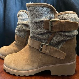 New Without Box Women’s Bearpaw boots